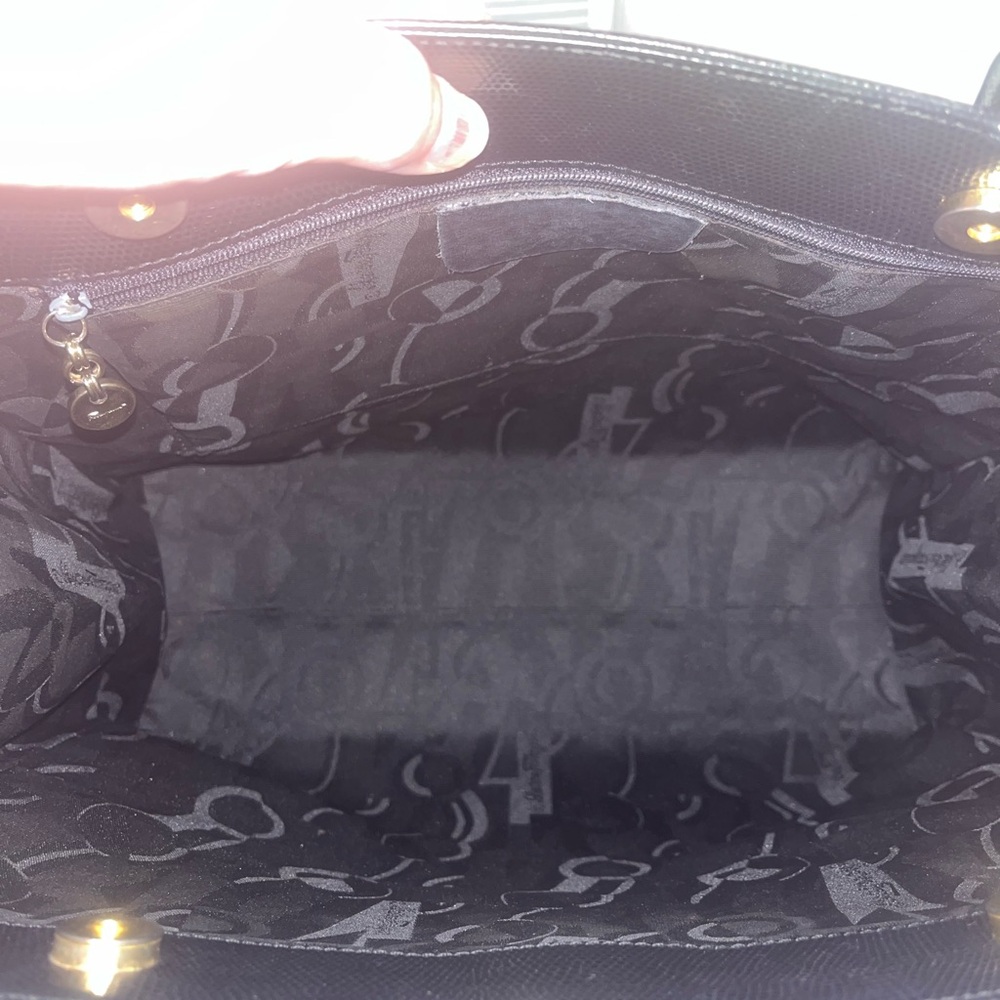 Salvatore Ferragamo Vala Shoulder Bag - Picture 11 of 12